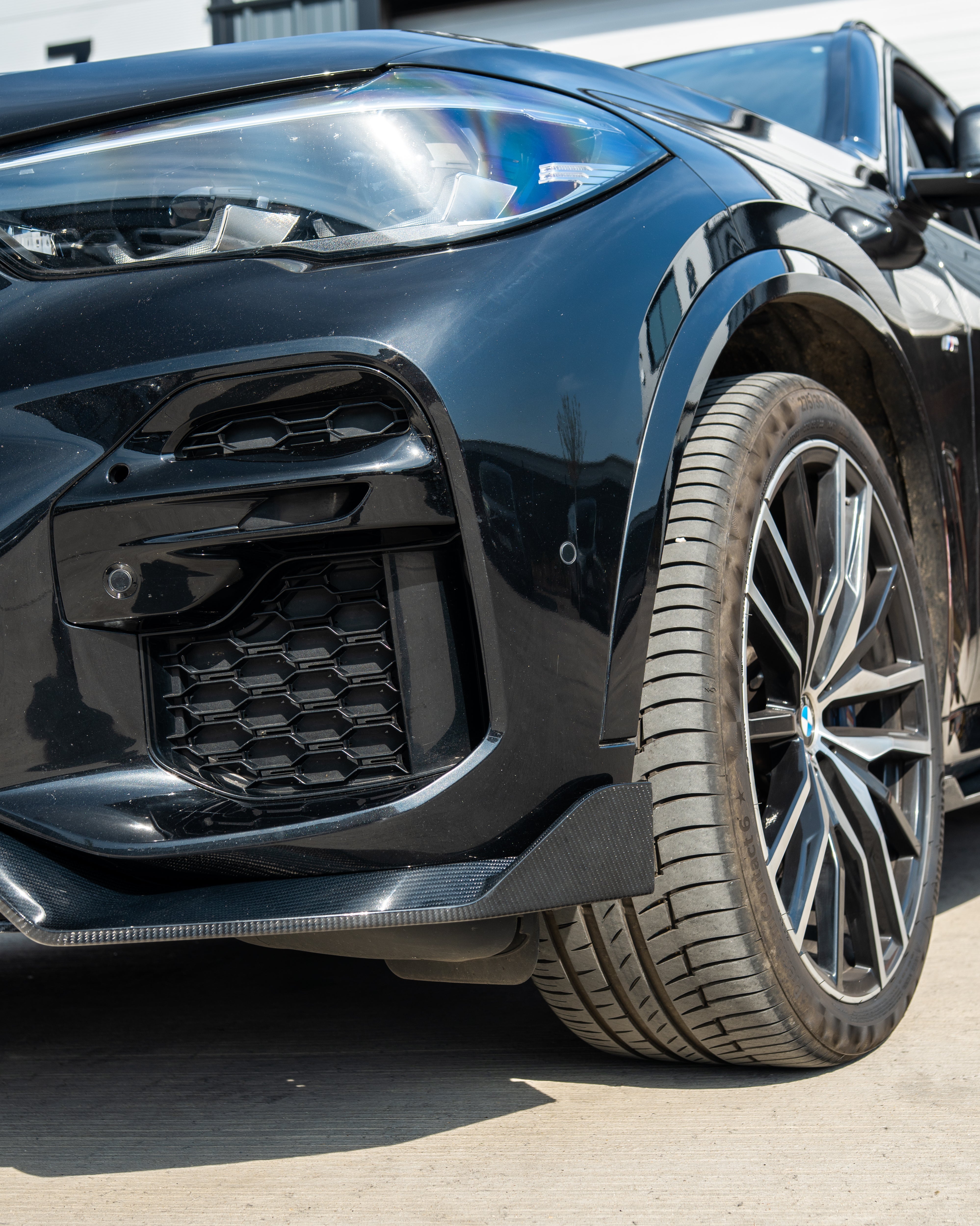 BMW G05 X5 FULL CARBON FIBRE KIT-Kit-CT CARBON-CT Carbon - High-quality carbon fiber and gloss black aerodynamic parts for premium sports and luxury vehicles.