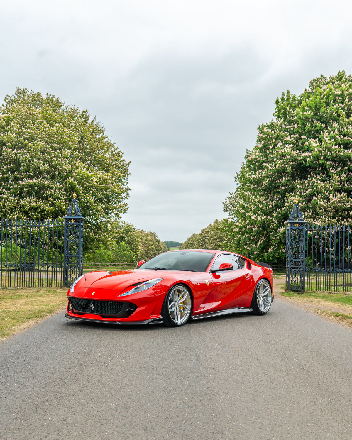 FERRARI 812 SUPERFAST CARBON FIBRE KIT - CT DESIGN-Kit-CT CARBON-CT Carbon - High-quality carbon fiber and gloss black aerodynamic parts for premium sports and luxury vehicles.