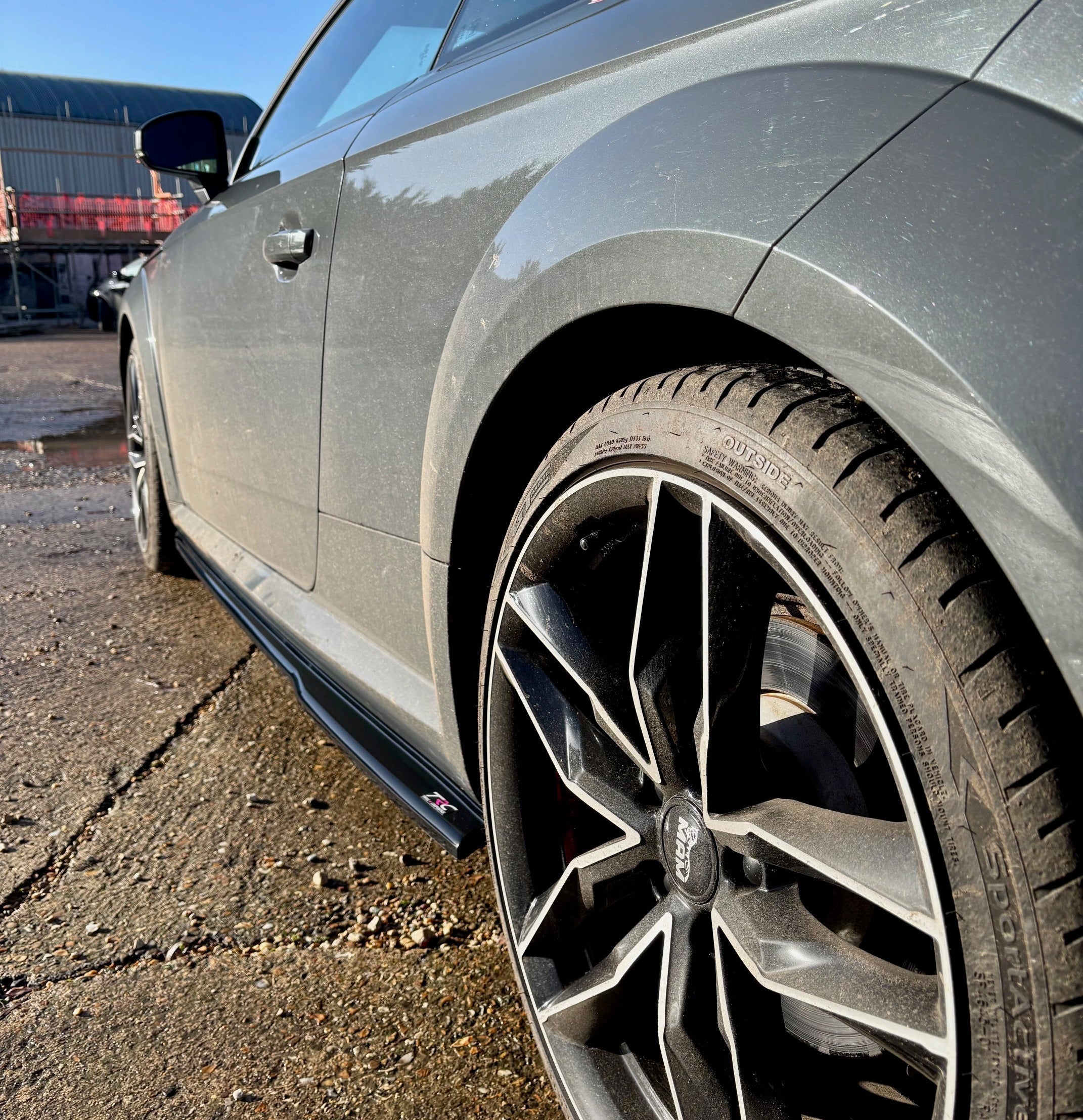 Audi TT MK3 TFSI Pre Facelift - Side Skirt Splitters