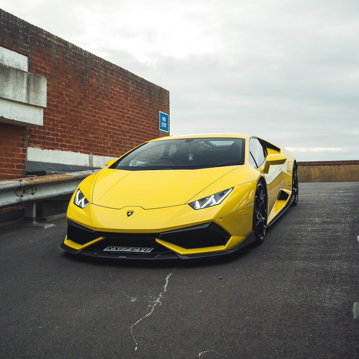 LAMBORGHINI HURACAN LP-610 CARBON FIBRE FULL KIT - CT DESIGN-Kit-CT CARBON-CT Carbon - High-quality carbon fiber and gloss black aerodynamic parts for premium sports and luxury vehicles.
