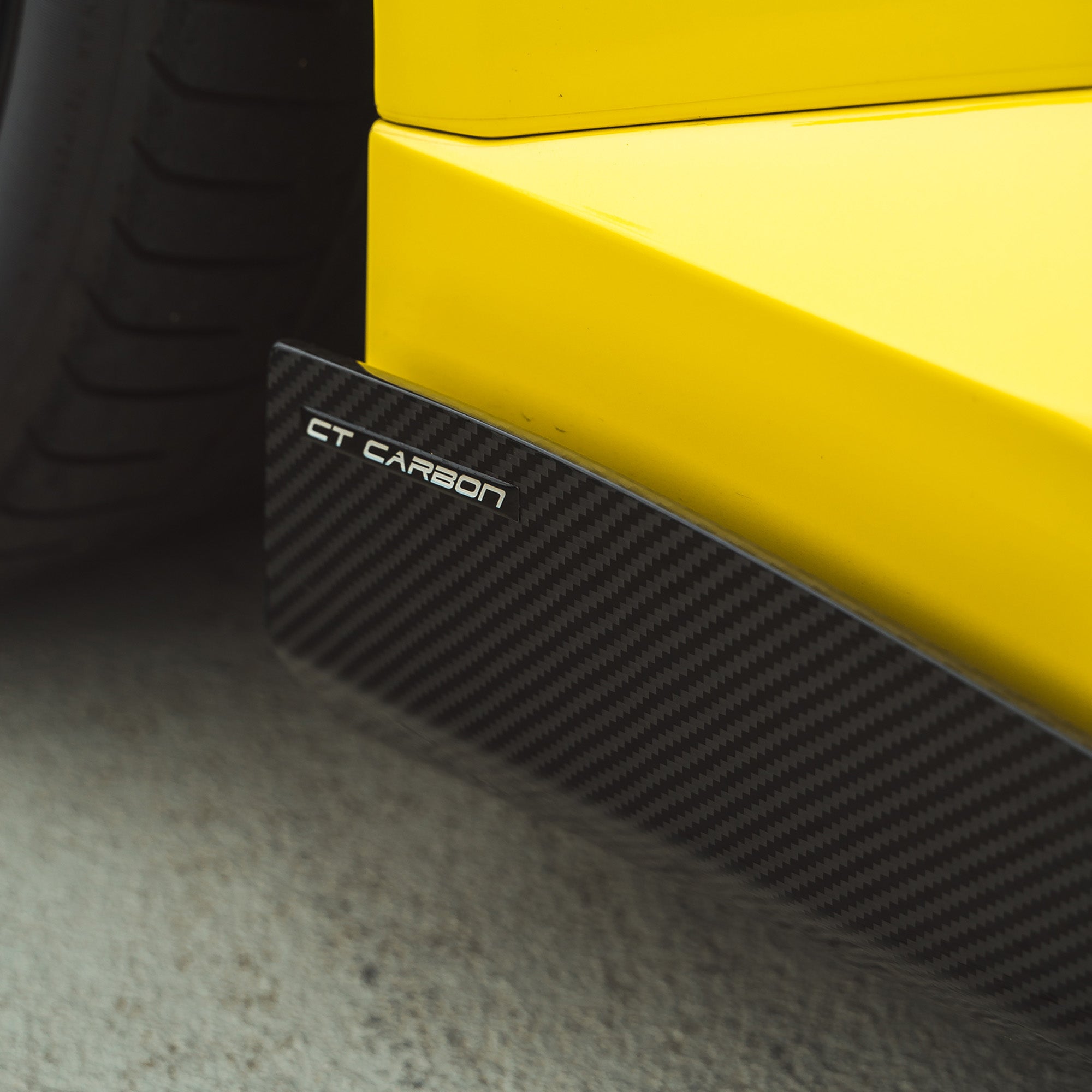 LAMBORGHINI HURACAN LP-610 CARBON FIBRE SIDE SKIRTS - CT DESIGN-Side Skirts-CT CARBON-CT Carbon - High-quality carbon fiber and gloss black aerodynamic parts for premium sports and luxury vehicles.