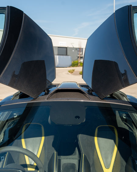 MCLAREN 720S CARBON FIBRE ROOF SCOOP - CT DESIGN