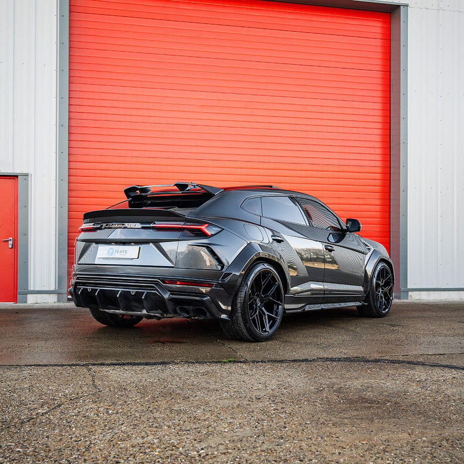 LAMBORGHINI URUS CARBON FIBRE FULL WIDE ARCH KIT - CT DESIGN