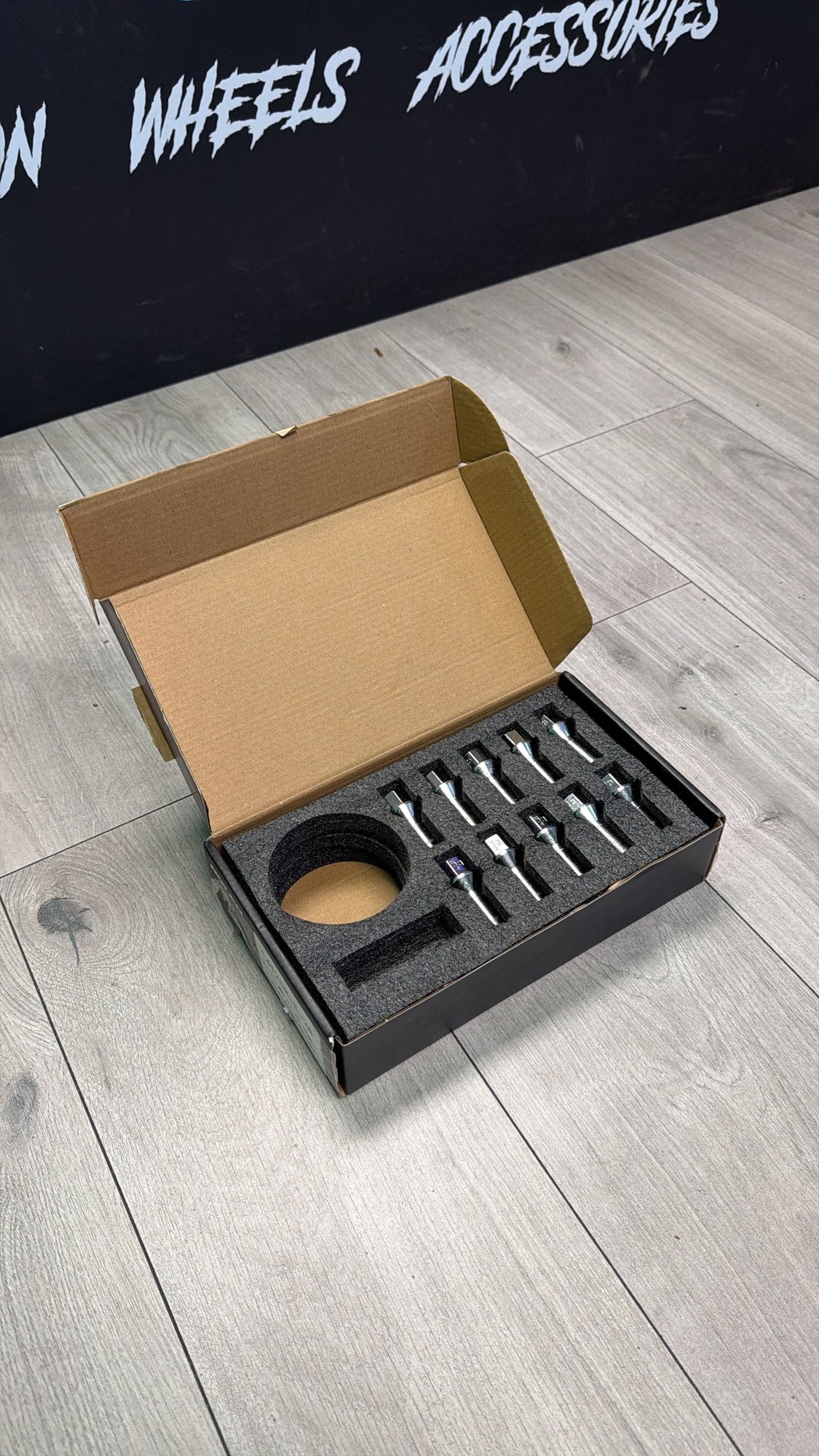 Box label 14125B-S-28: M14x1.25 20pcs, 17mm hex, chrome
