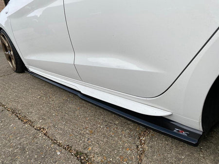 Audi A1 S-Line 8Y - Side Skirt Splitters