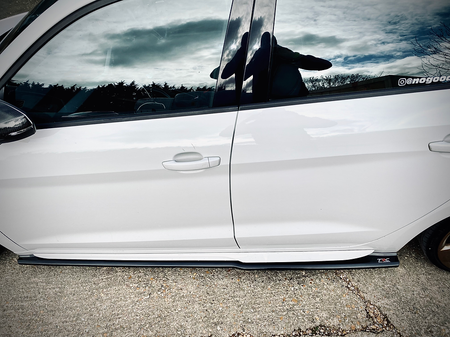 Audi A1 S-Line 8Y - Side Skirt Splitters