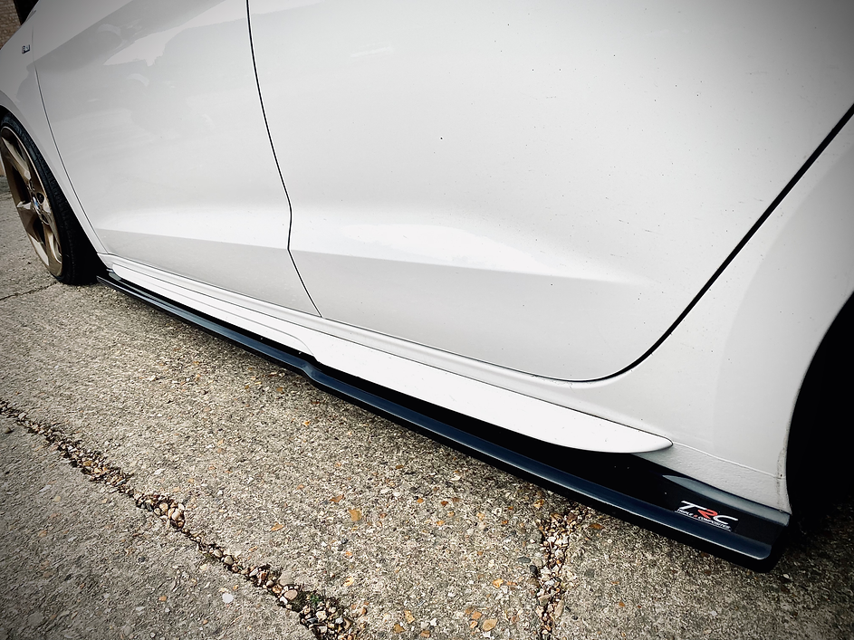 Audi A1 S-Line 8Y - Side Skirt Splitters