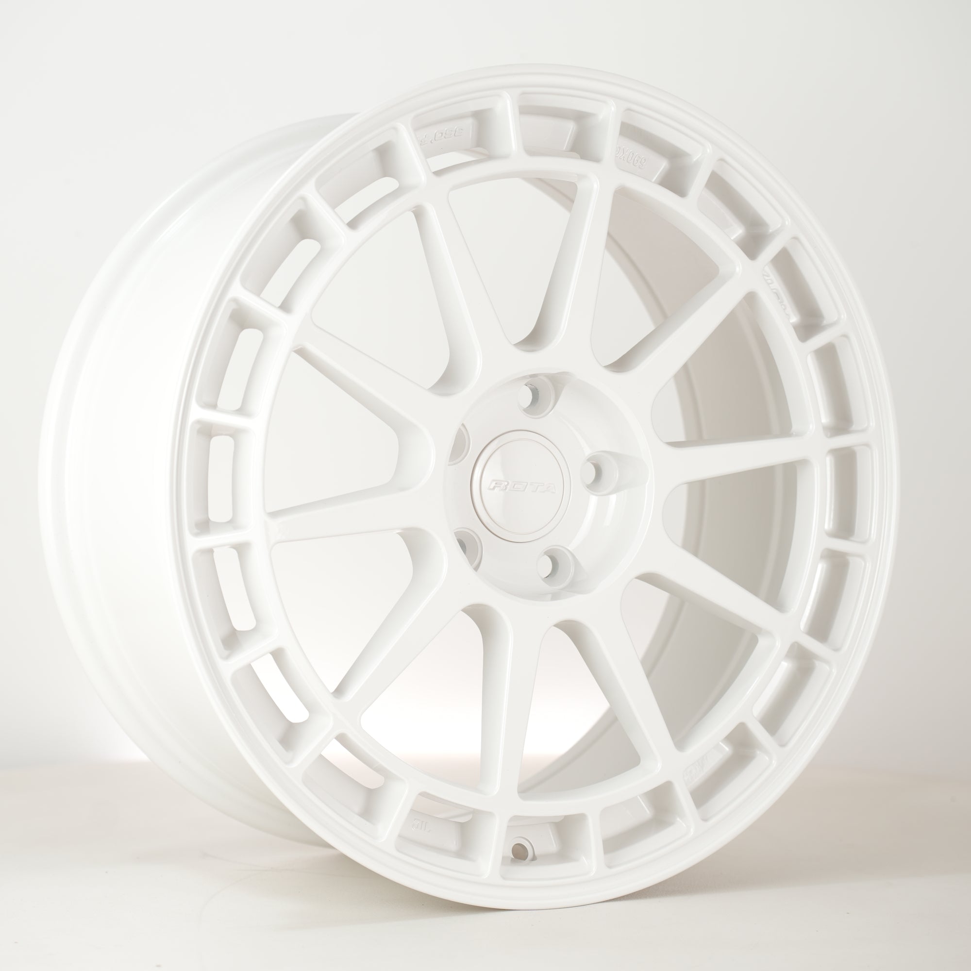 Rota Recce FF 18x8 ET45 5x112 White