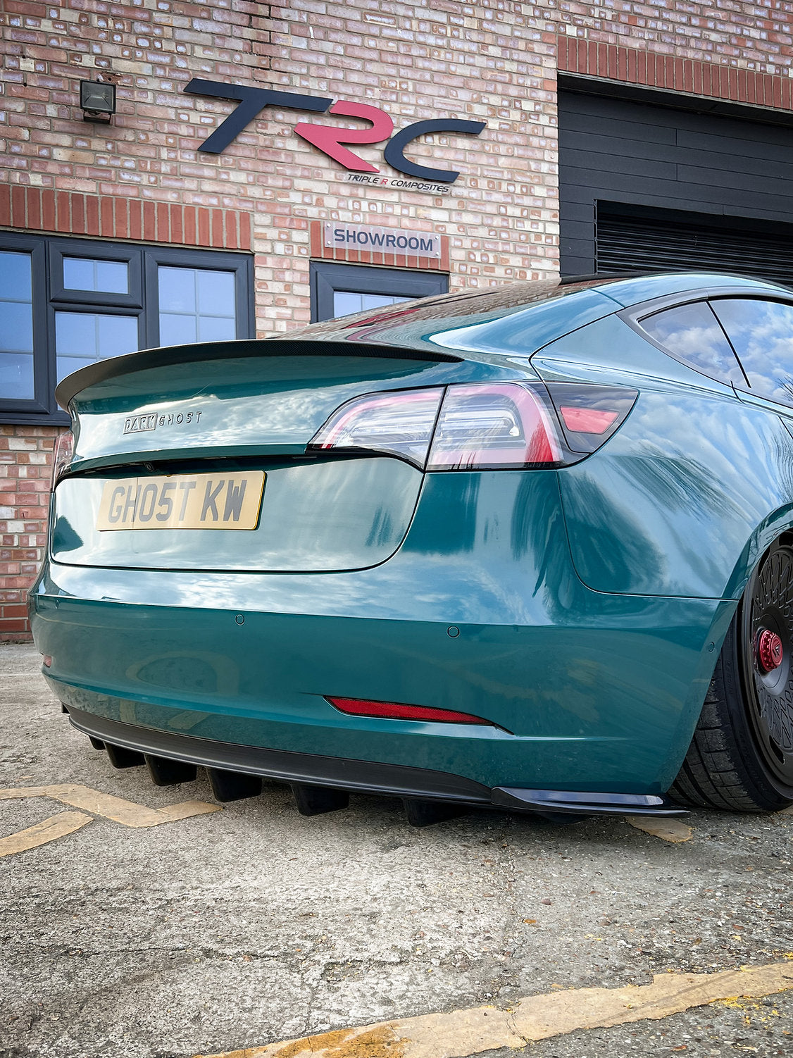 Tesla Model 3 - Rear Finned Diffuser Panel