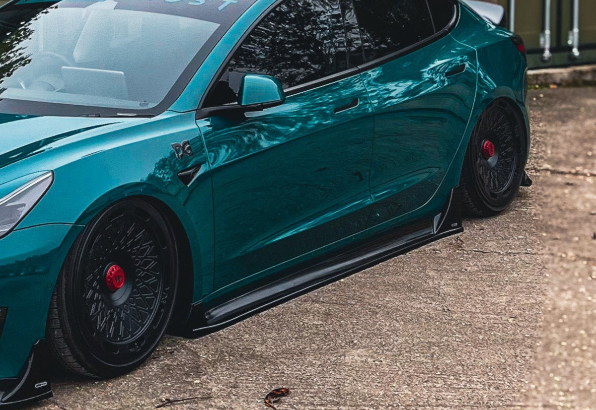 Tesla Model 3 - Side Skirt Extensions