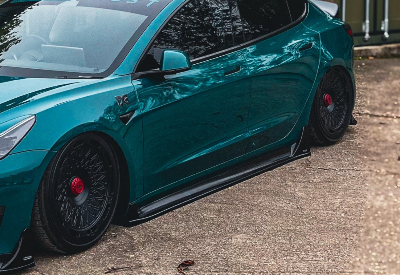 Tesla Model 3 - Side Skirt Extensions