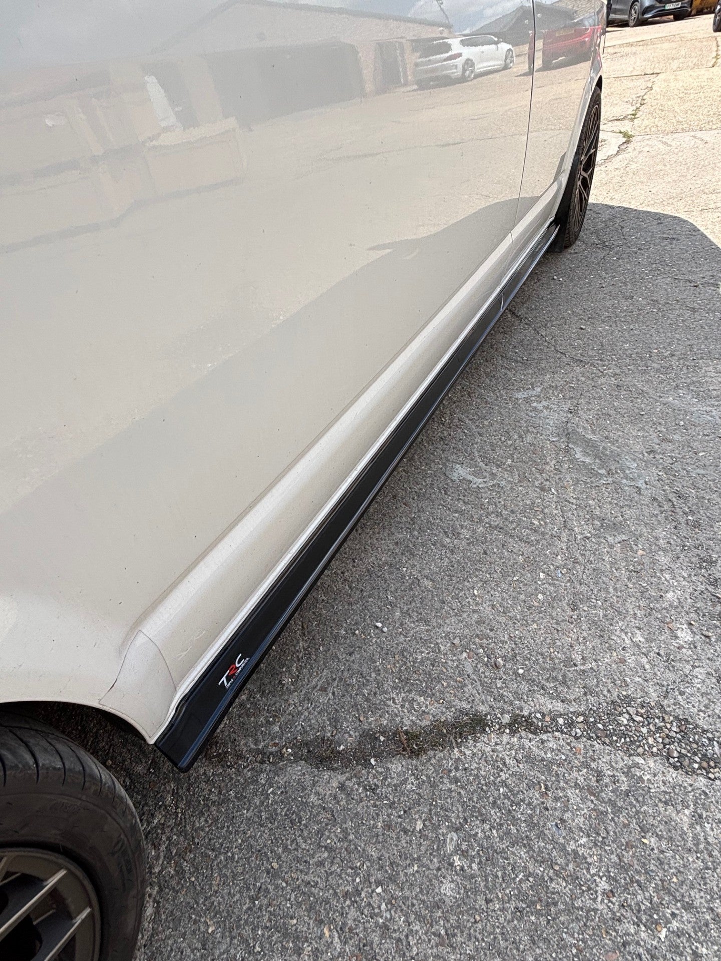 Volkswagen Transporter T5 ABT Long Wheelbase - Side Skirt Splitters