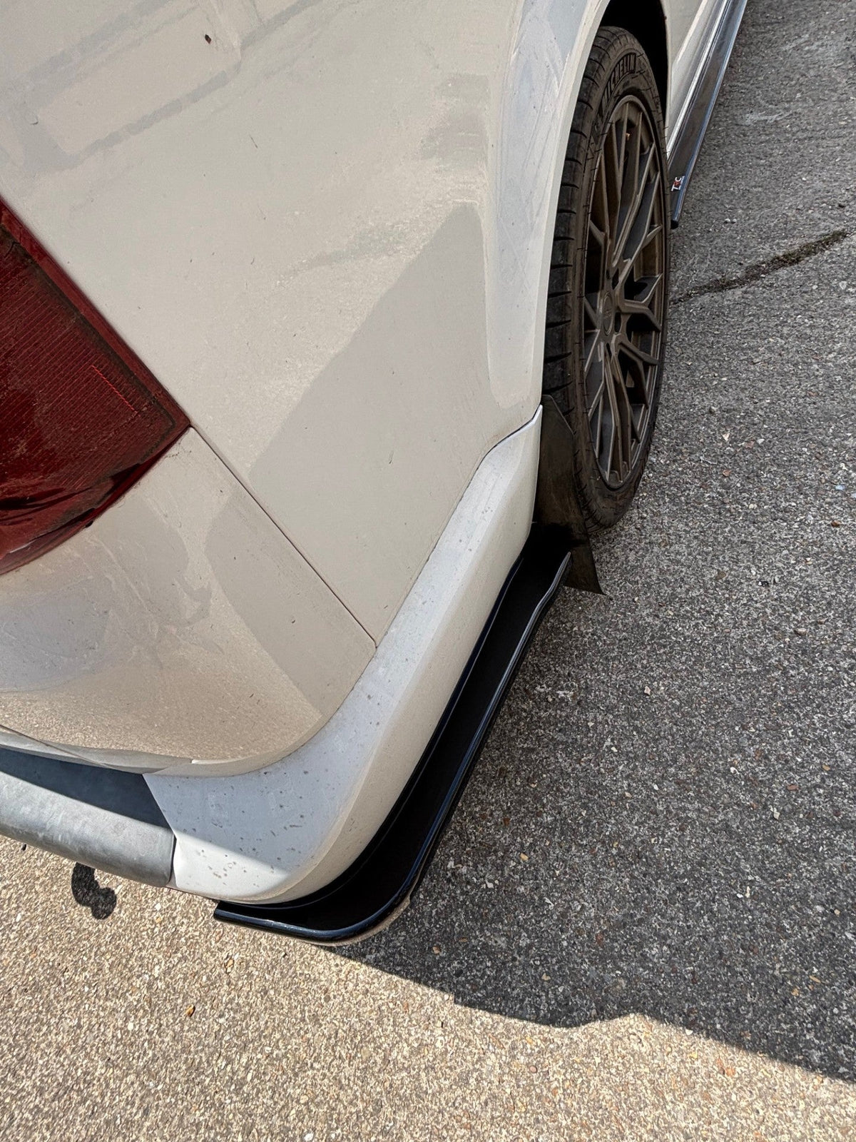 Volkswagen Transporter T6 Non-Sportline Long Wheelbase - Rear Spats