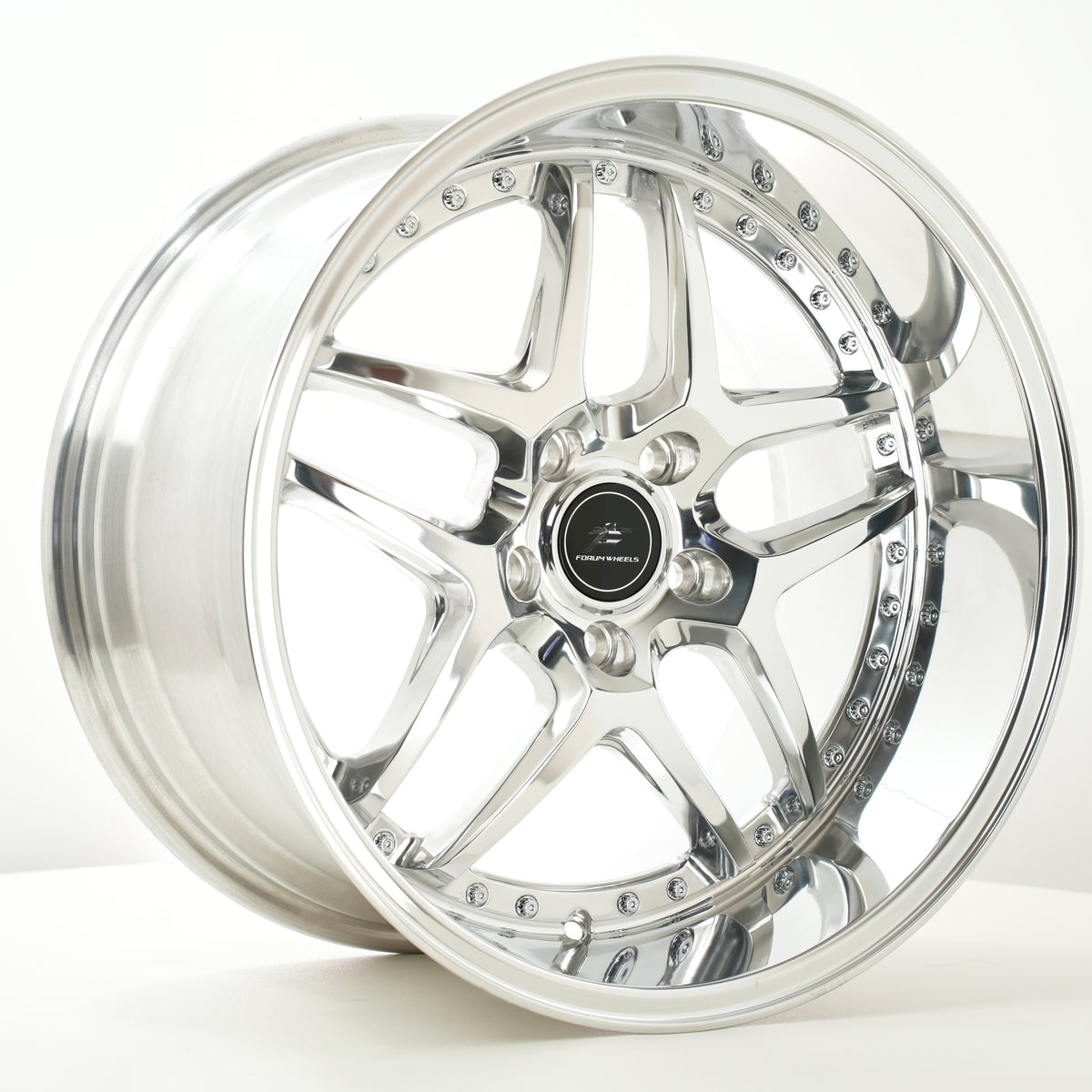 Forum Vice 18x10.5 ET22 5x114.3 FPol