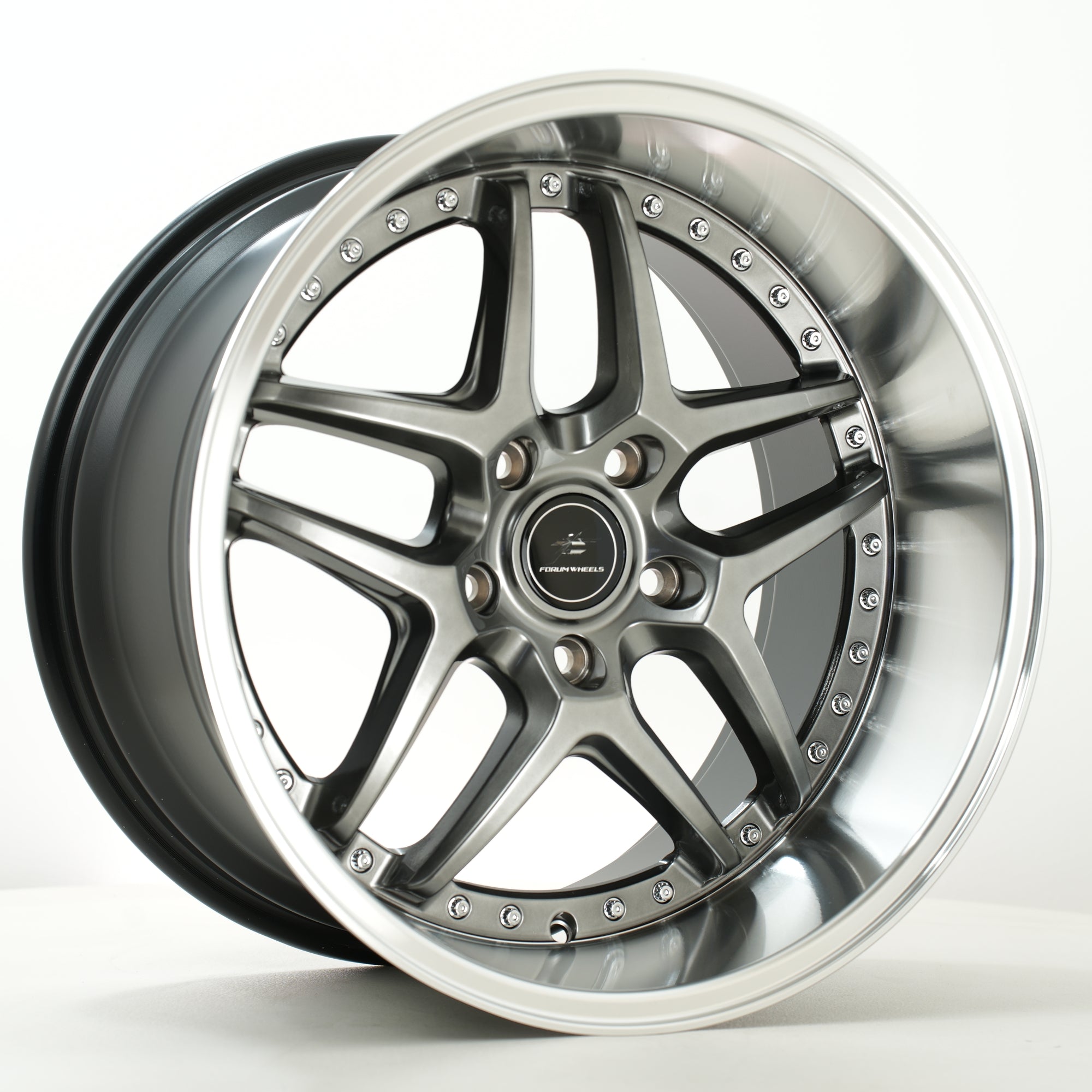 Forum Vice 18x10.5 ET12 5x114.3 RLHblack