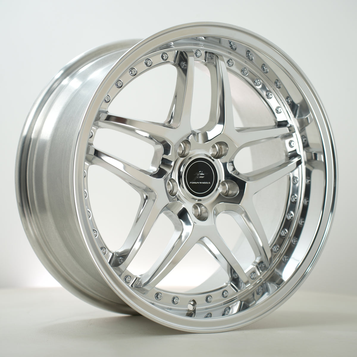 Forum Vice 18x8.5 ET35 5x114.3 FPol