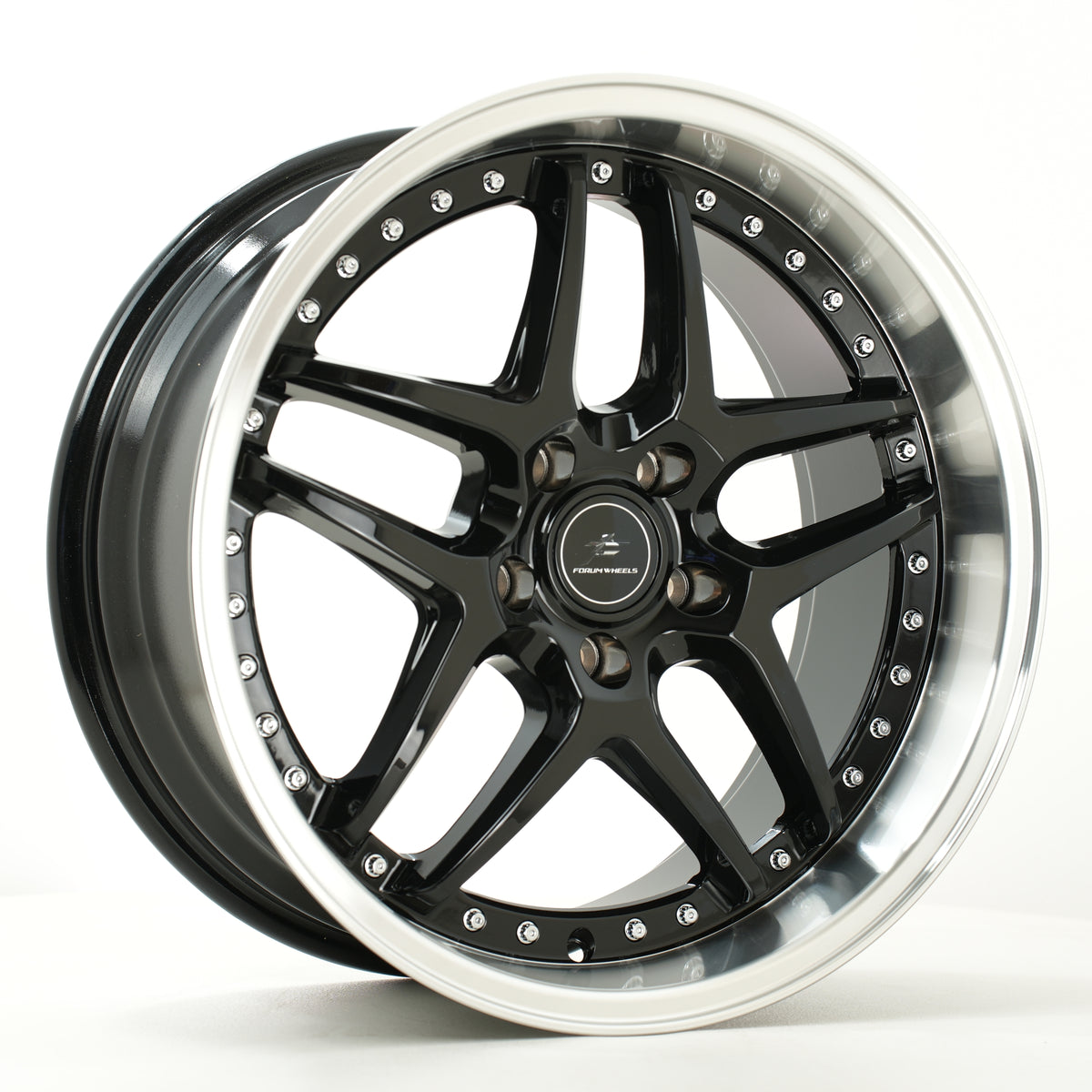 Forum Vice 18x8.5 ET25 5x114.3 RLBlack