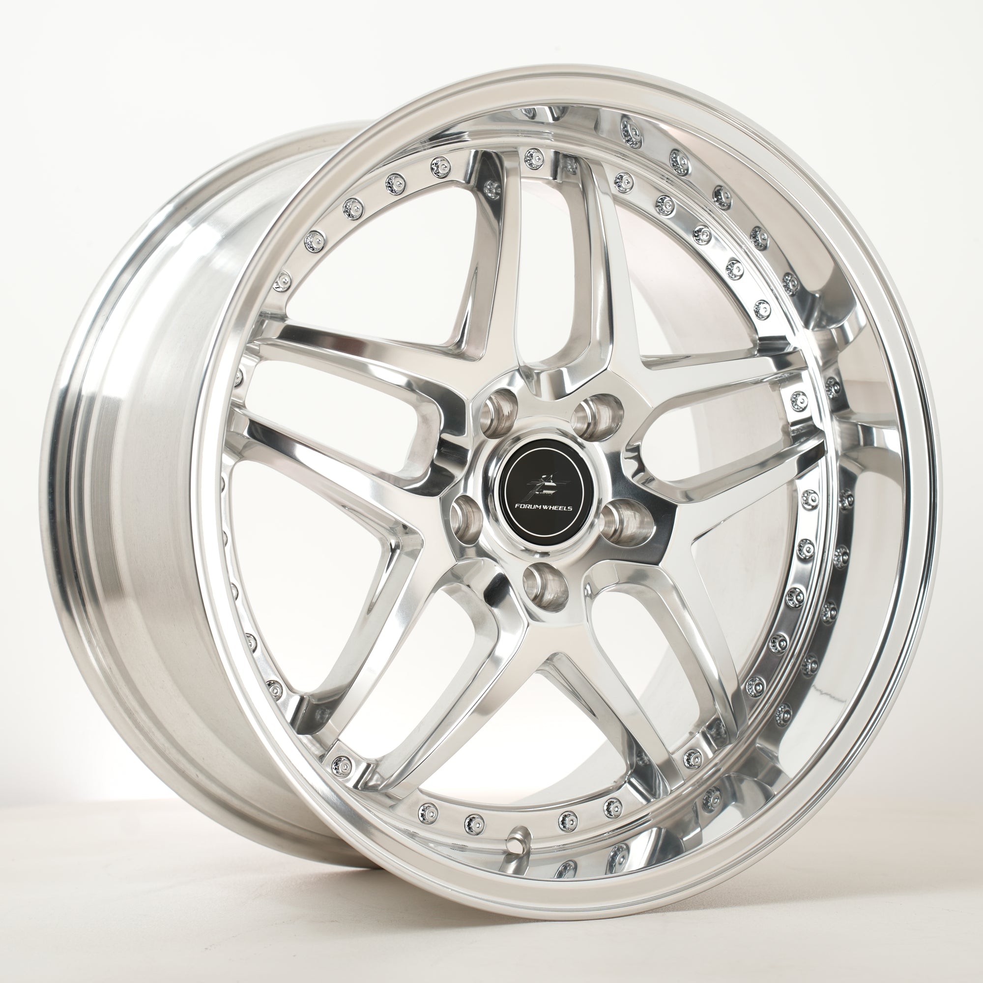 Forum Vice 18x9.5 ET30 5x114.3 FPol