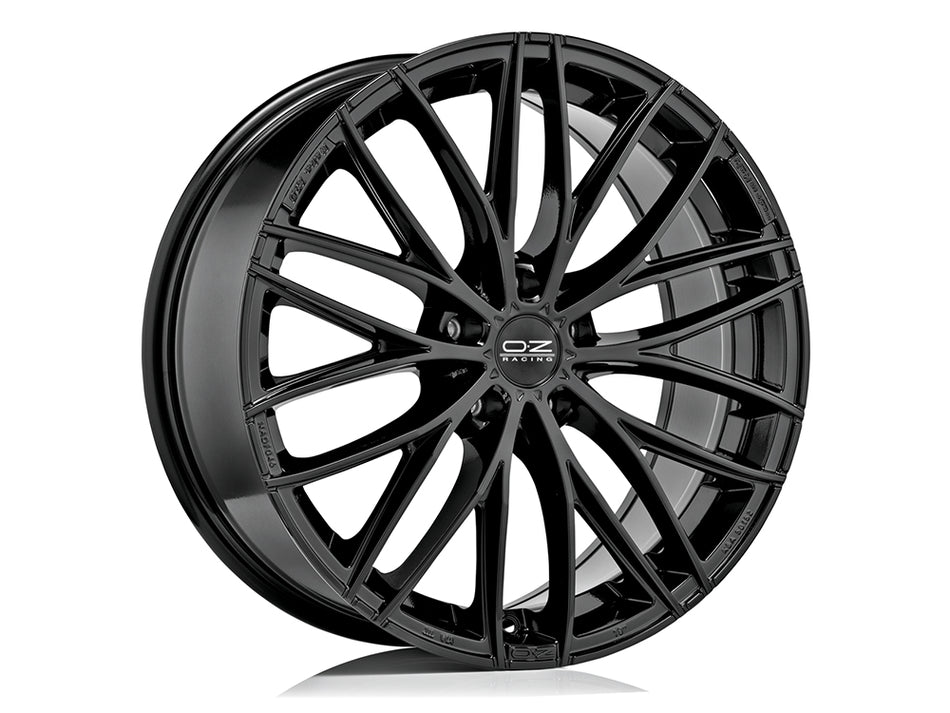 OZ Racing ITALIA 150 17x8 ET45 5x114.3 GLOSS BLACK